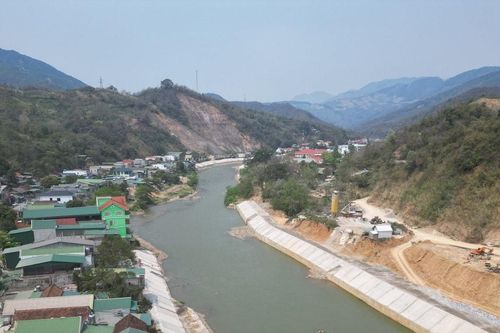 Hoàn thành dự án kè sông Nậm Mộ ở huyện Kỳ Sơn