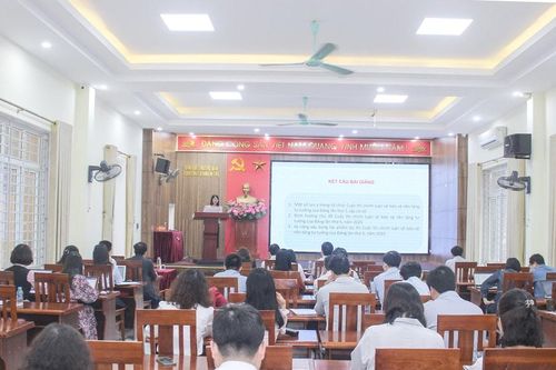Gần 120 cán bộ được truyền đạt chuyên đề về bảo vệ nền tảng tư tưởng của Đảng và ứng dụng AI
