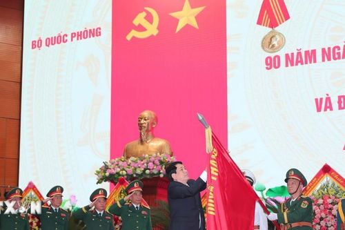 Xây dựng lực lượng dân quân tự vệ vững mạnh trong thời kỳ mới