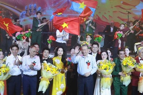 'Đảng trong mùa Xuân đại thắng'- Những mốc son lịch sử hào hùng