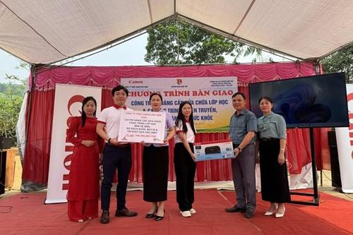 'Khoác áo mới' cho trường học hữu nghị Canon