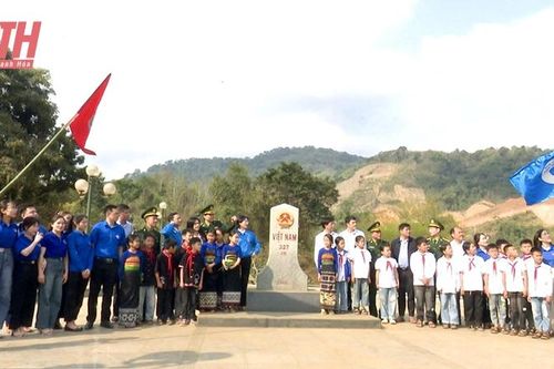 Bồi đắp tình yêu Tổ quốc thông qua 'Tháng Ba biên giới'