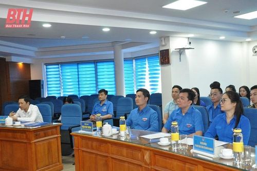 Tỉnh đoàn tổ chức sinh hoạt chính trị chuyên đề và câu lạc bộ lý luận trẻ