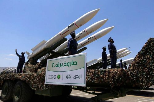 Houthis đe dọa Mỹ bằng hệ thống phòng không tiên tiến