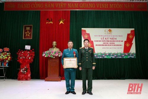 Ban Chỉ huy quân sự xã Quảng Nham nhận Bằng khen của Bộ Tư lệnh Quân khu 4