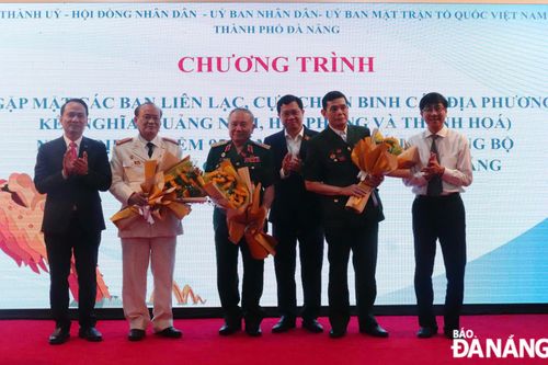 Gặp mặt các ban liên lạc, cựu chiến binh địa phương kết nghĩa