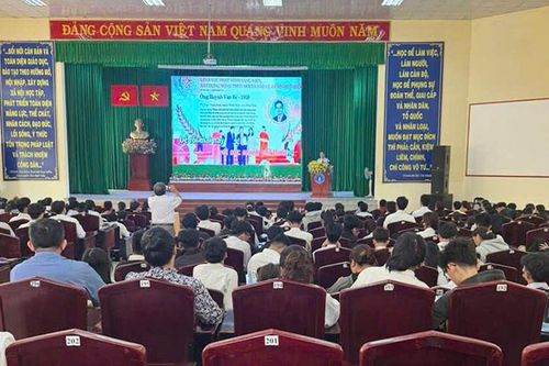 Tổ chức Chương trình tư vấn hướng nghiệp tuyển sinh năm 2025