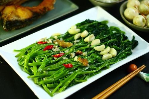 Rau muống xào tỏi lọt vào top 100 món rau ngon nhất thế giới