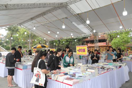 Hội Sách Đất Tổ 2025