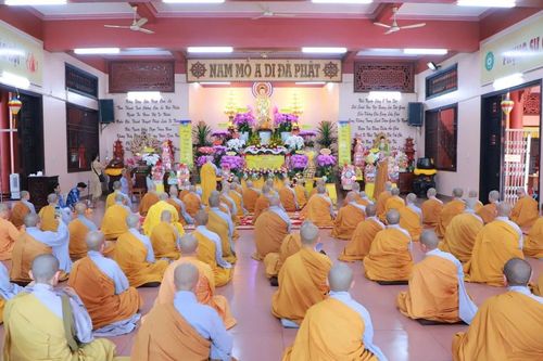 Thường trực Phân ban Ni giới T.Ư tưởng niệm Ni trưởng Thích nữ Chí Kiên và họp triển khai Phật sự