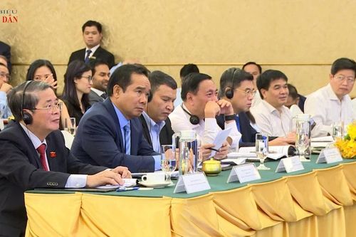 Phó Chủ tịch Quốc hội Nguyễn Đức Hải dự Hội nghị xây dựng trung tâm tài chính