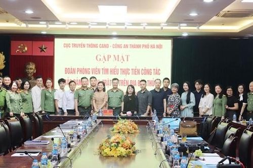 Gặp mặt đoàn phóng viên xâm nhập thực tế tại Công an TP Hà Nội