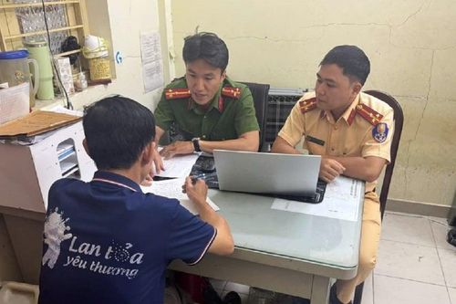 Xử phạt nhóm người chặn hẻm, dựng lưới để chơi bóng bàn ở TP.HCM