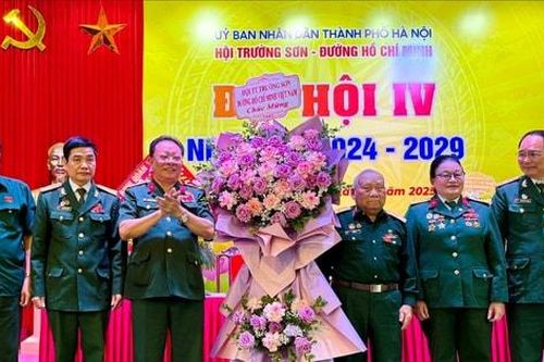 Đại tá Nguyễn Đức Thuận làm Chủ tịch Hội Trường Sơn - Đường Hồ Chí Minh thành phố Hà Nội