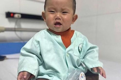 MS 995: Cả vợ và con được chẩn đoán bệnh nặng cùng lúc, người đàn ông dân tộc cầu cứu sự giúp đỡ của mọi người