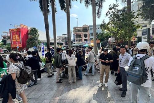 Có nên chạy từ tầng cao xuống đường khi xảy ra động đất?