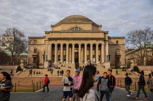Giữa lúc bị Tổng thống Trump đe dọa, Đại học Columbia thay hiệu trưởng