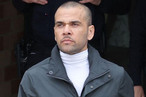 Dani Alves trắng án