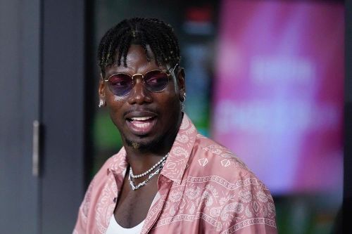 Pogba đang mắc kẹt
