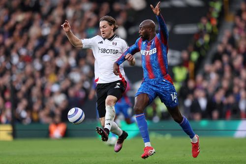 Fulham-Crystal Palace: Kẻ tám lạng người nửa cân