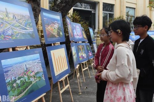 Khai mạc Triển lãm 'Hải Phòng bừng sáng miền di sản' tại Đà Nẵng
