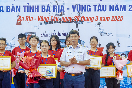 Học sinh Hứa Bảo Trân giành giải Nhất chung kết cấp tỉnh Cuộc thi 'Em yêu biển, đảo quê hương'