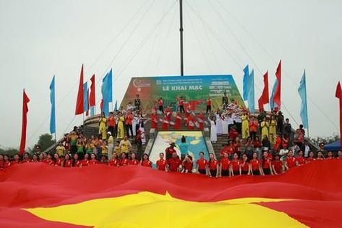 Lễ Thượng cờ Tổ quốc bên đôi bờ Hiền Lương - Bến Hải: Biểu tượng của hòa bình và thống nhất