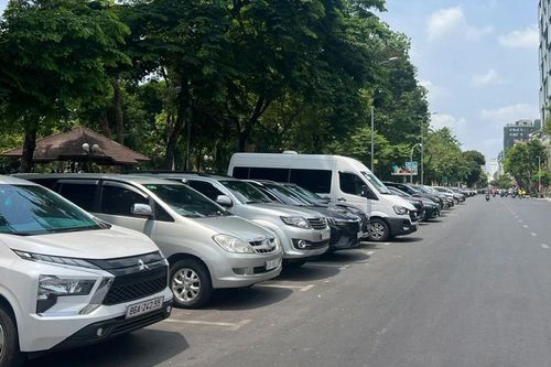 Vì sao sử dụng lòng đường thu phí đậu xe vẫn... bị lỗ?