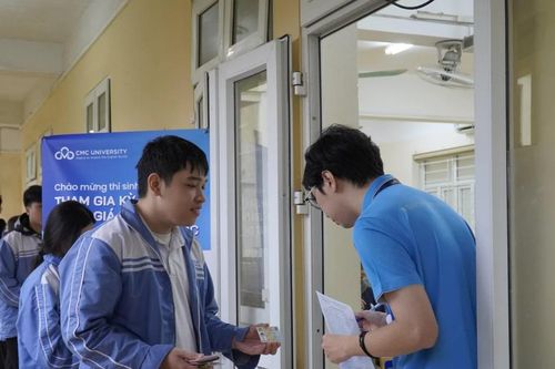 Hơn 1.000 thí sinh dự thi đánh giá năng lực, tranh suất vào Trường ĐH CMC
