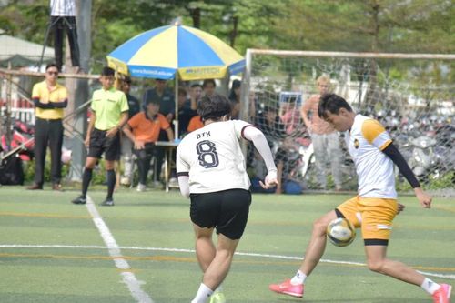 Gần 500 cầu thủ tranh tài tại HUTECH Alumni Football 2025