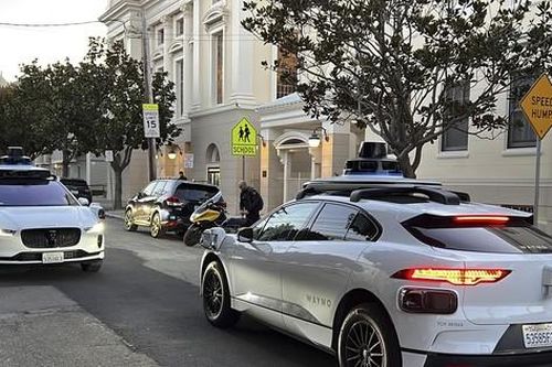 Xe taxi tự lái vi phạm gần 600 lỗi trong một năm