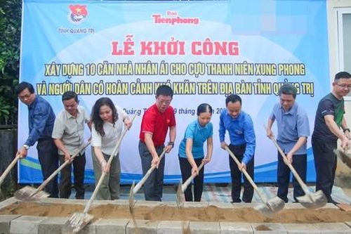 Báo Tiền Phong khởi công xây dựng 10 căn nhà tặng cựu thanh niên xung phong và hộ gia đình có hoàn cảnh khó khăn