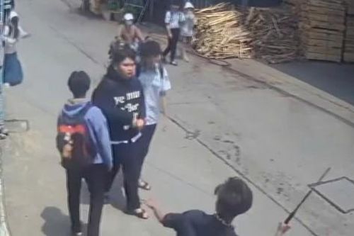 Tạm giữ hình sự 5 đối tượng đánh nam sinh chấn thương sọ não