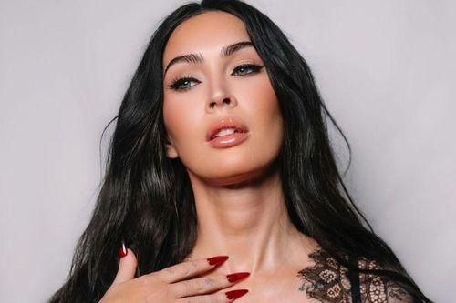 Vẻ sexy khó cưỡng của nữ diễn viên vừa sinh con thứ 4