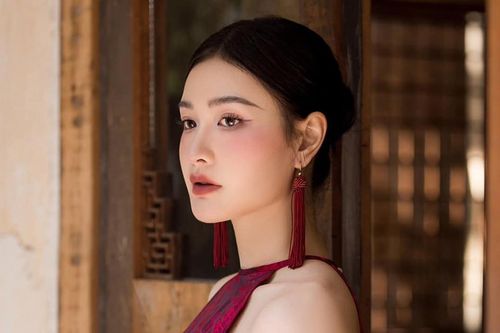 Ngắm vẻ đẹp vạn người mê của hoa khôi bóng chuyền Kim Thanh