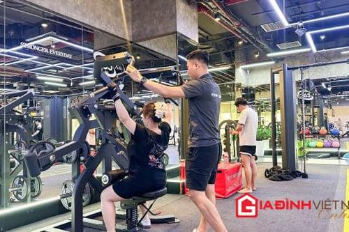 Người mới tập gym có nên thuê PT riêng không?