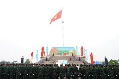 Trang nghiêm Lễ thượng cờ tại Kỳ đài Tổ quốc