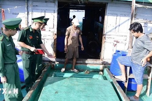 Bà Rịa-Vũng Tàu: Điều tra tàu cá chở 10.000 lít dầu không rõ nguồn gốc