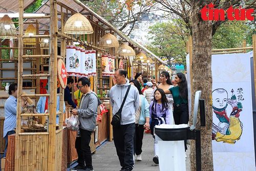 Tinh hoa văn hóa Bắc Ninh tỏa sáng tại không gian phố đi bộ Hồ Gươm
