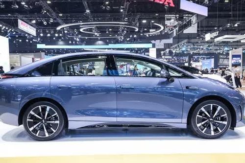 Xe sedan đẹp mê ly, công suất 216 mã lực, giá ngang Toyota Vios