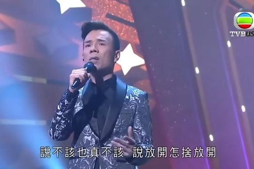 Nam ca sĩ là người đồng tính đột ngột qua đời ở tuổi 60, khán giả bàng hoàng