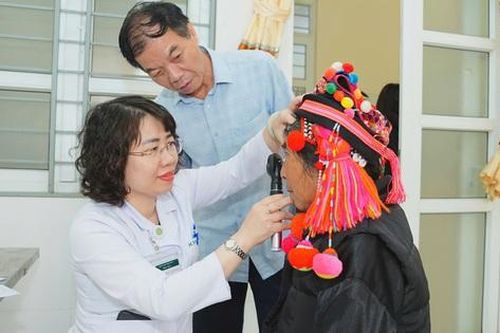 Hành trình yêu thương và chia sẻ của y, bác sĩ Bệnh viện Bạch Mai nơi biên cương Tổ quốc