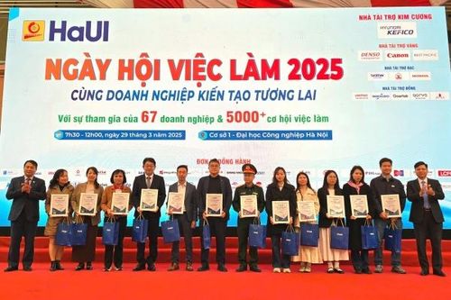 Ngày hội việc làm HaUI 2025: Hàng loạt 'ông lớn' FDI săn tìm nhân tài
