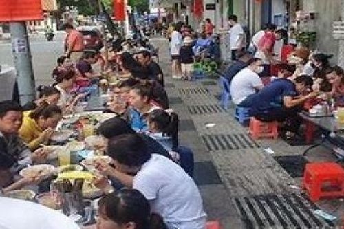 Từ thế giới nhìn lại Việt Nam: Vỉa hè không thể vô chủ!