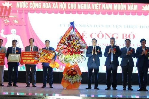 Công bố quyết định công nhận xã Thiệu Toán đạt chuẩn nông thôn mới nâng cao