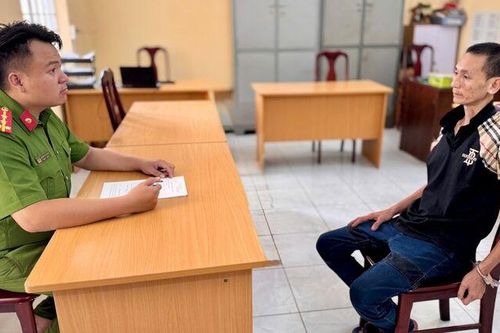Bắt đối tượng nghiện đốt nhà hàng xóm