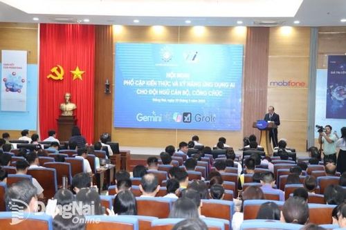 Hơn 1,5 ngàn cán bộ, công chức tham gia tập huấn ứng dụng AI
