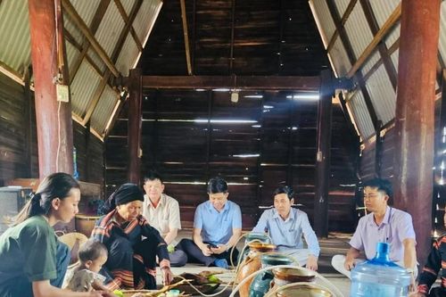 Gia Lai: Độc đáo lễ thổi tai của người Jrai