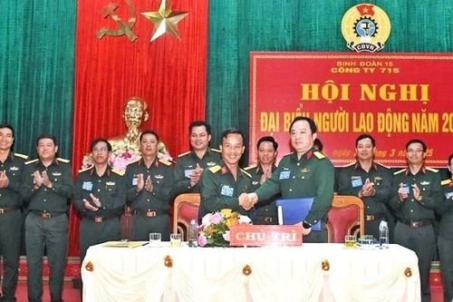 Công ty 715 phấn đấu năng suất bình quân cao su kinh doanh đạt 1,65 tấn/ha