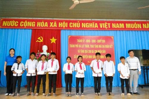 Đoàn công tác TP Đà Lạt hành trình về nguồn căn cứ cách mạng Ma Nới, tỉnh Ninh Thuận